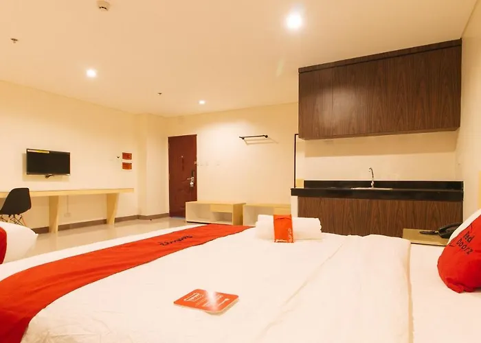 Reddoorz @ Kaizen Taft Avenue ホテル *